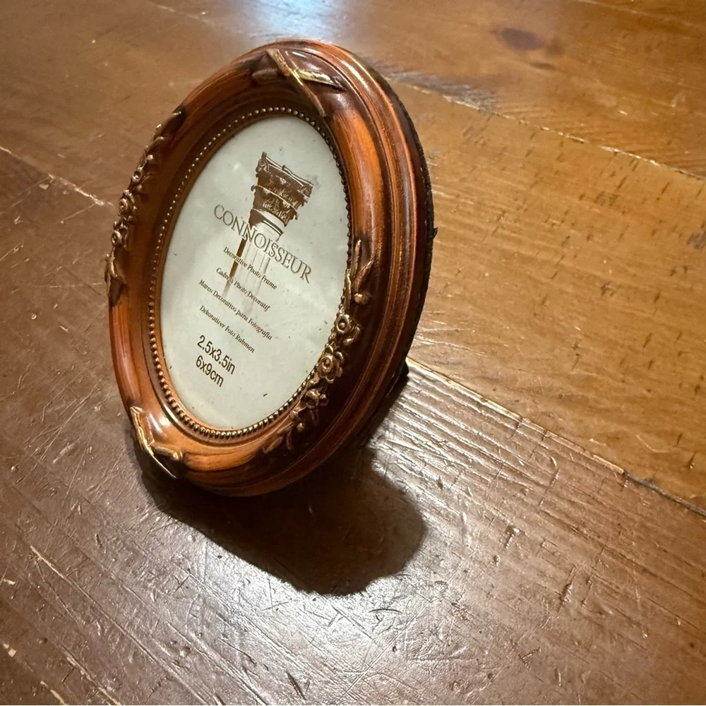 Connoisseur Ornate Brown Oval Photo Frame 2.5”X3.5”